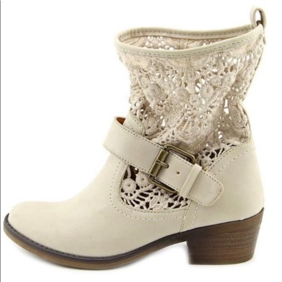 Bare Traps lace boots - Picture 3 of 3